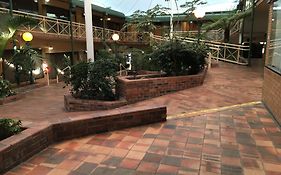 Mayfair Plaza Motel And Apartments